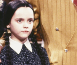43 évesen már felismerhetetlen a 90-es évek tinisztárja: az Addams Family Wednesdaye rengeteget változott, így néz ki most