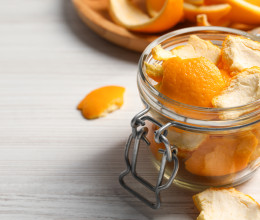 Tegyél egy befőttesüvegbe narancshéjat és öntsd fel ecettel: rengeteg pénzt spórolhatsz vele