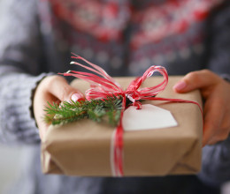 A karácsony ára: ilyen hatással van valójában az ajándékozás az agyunkra