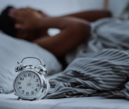 Egy orvos megmutatta a trükköt, hogyan tudsz percek alatt elaludni