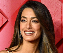 Amal Clooney mindenki elől ellopta a show-t: a sztárügyvéd meseszép sellőként tündökölt a vörös szőnyegen