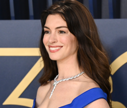 Anne Hathaway élete egyik legdögösebb szettjét viselte: istennőként vonult benne végig a vörös szőnyegen 