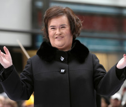 Stroke-ja után visszatért a színpadra a rég nem látott Susan Boyle: egyenesen megdöbbentő, hogy néz ki ma az énekesnő - Fotók