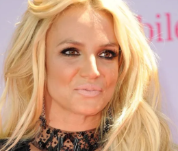 Britney Spears dúsgazdag lesz, ha meztelenül mutatja meg magát a közönségnek