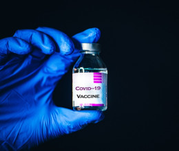 217 koronavírus elleni oltást kapott a férfi - így reagált a szervezete