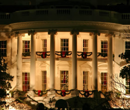 Idén sem aprózták el: minden eddigit felülmúl a Fehér Ház karácsonyi dekorációja