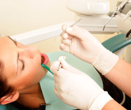 Rákot jelezhetnek ezek a tünetek, azonnal fordulj fogorvoshoz, ha ezeket észleled