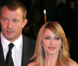 Ő Madonna és Guy Ritchie ritkán látott fia: a 23 éves, sármos Rocco szívét egy gyönyörű modell ejtette rabul - Fotók