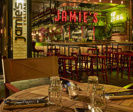 Jamie Oliver budapesti étterme a Budai Várnegyedben