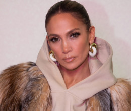 Alig takarja valami Jennifer Lopez testét: így fest fehérneműben az énekesnő, leesett a rajongók álla a díva bámulatos alakjától