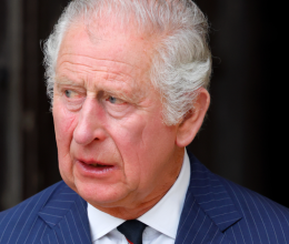 Szívszorító oka van: Károly király egyre kétségbeesettebb, látni akarja az unokáit