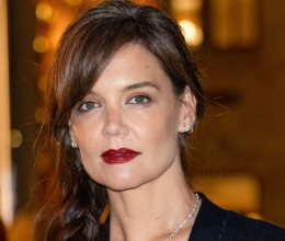 Katie Holmes fekete ruhájáról beszél most mindenki: rég mutatott valami ennyire pazarul a színésznőn