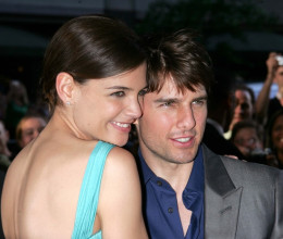 Felnőtt hölggyé érett Katie Holmes és Tom Cruise ritkán látott lánya: Suri olyan, mintha az édesanyja klónja volna - Fotók