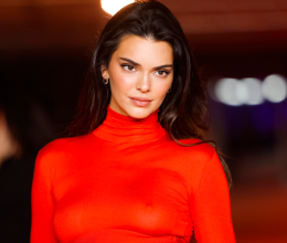 Teljesen átlátszó szettben bulizott Kendall Jenner: a szupermodell még melltartót sem vett az észbontó ruha alá – fotó