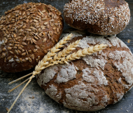 Így készíthetsz tökéletes, pihe-puha kenyeret: Egyetlen, filléres összetevőben rejlik a titka!