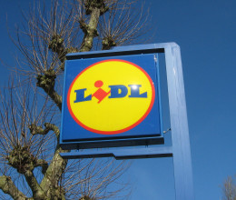 A Lidl roppant kínos helyzetbe került, most reagáltak a vádakra