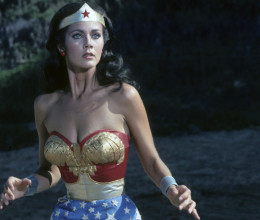 Leborulunk az igazi Wonder Woman előtt: Lynda Carter 70 felett is bombaformában van