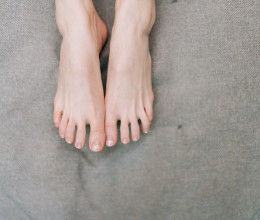Ne vedd félvállról, ha nem múló tüneteket észlelsz a lábfejeden: súlyos rákbetegséget is jelezhetnek