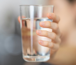 Így szabadítsd meg az otthoni ivóvizet a mikroműanyagoktól - döbbenetes, mit művelnek testünkkel!