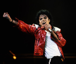 Micsoda idomok! Észbontóan dögös nővé cseperedett Michael Jackson 25 éves lánya - Fotók 