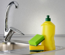 Ezeket a dolgokat soha ne tisztítsd mosogatószerrel: nagy károkat is okozhatsz azzal, ha mégis használod a felsorolt felületeken