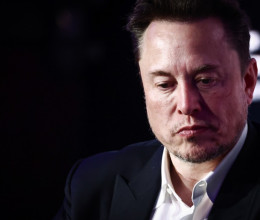 Óriási bajba került Elon Musk: letaszították a trónról a Teslát