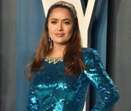 Salma Hayek visszafelé öregszik: 20 évesnek nézett ki a vörös szőnyegen a színésznő