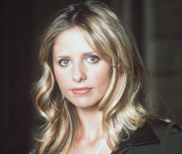 Szexi fürdőruhába bújt a Buffy, a vámpírok réme sztárja: a 46 éves színésznő még mindig remek formában van