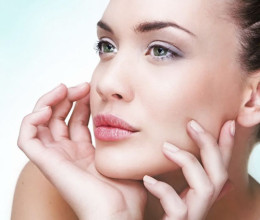 Pár csepp is elég a ragyogó arcbőrhöz: mitől olyan hatásosak a szérumok?
