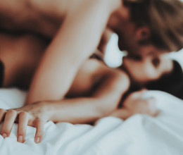 Ez a szexpóz illik a legjobban a testalkatodhoz: maximalizáld az élvezetet, miközben jól is mutatsz