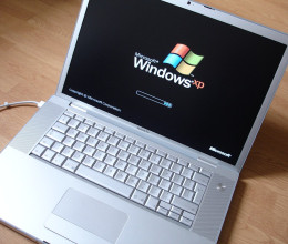 Rákötöttek a netre egy Windows XP-s gépet, majd szörnyű dolgok indultak el rajta