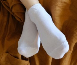 Te zokniban vagy nélküle szoktál aludni? Most végre kiderült, melyik az egészségesebb valójában!