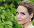 Angelina Jolie megtalálta a tökéletes nyári ruhát, amit bárcsak nekünk adna