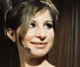 A 80 éves Barbra Streisand címlapra került: 50-nek sem néz ki friss fotóján