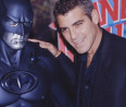 Kalapács alá kerül George Clooney gumimellbimbókkal ékesített Batman-jelmeze: bárki licitálhat rá
