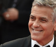 George Clooney az idő múlásával egyre sármosabb: Hollywood imádott szívtiprója 61 évesen is meghódítja a női szíveket – fotók 