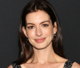 Anne Hathaway bevállalta a szőke hajszínt - felismerhetetlen így