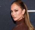 Nem hiszel a szemednek: Jennifer Lopez pár másodperc alatt hercegnővé változott a színpadon