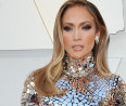 Tombol a szerelem: 27 évvel fiatalabb Insta-sztárra cserélték le Jennifer Lopezt 