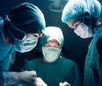 Ritka bravúrt vittek véghez az orvosok: 15 órás műtét árán választották szét a sziámi ikerpárt