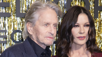 Édesanyja 25 éves ruhájában szülinapozott Catherine Zeta-Jones és Michael Douglas lánya: mindenki az ifjú Carys szépségén ámul - Fotók