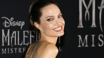 Budapesti étteremben, fia társaságában kapták lencsevégre Angelina Jolie-t - Fotók