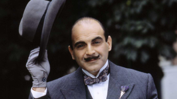 Így néz ki napjainkban mindenki kedvenc belga detektívje: a Poirot-t alakító színész rengeteget változott, rá sem ismerni – fotók 