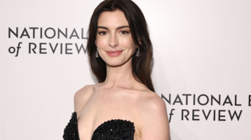 Anne Hathaway óriási kulisszatitokról rántotta le a leplet: Improvizációra épült a Neveletlen hercegnő egyik jelenete