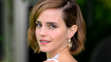 Emma Watson megmutatta, milyen a tökéletes átmeneti outfit: mindenki így öltözködik majd idén tavasszal