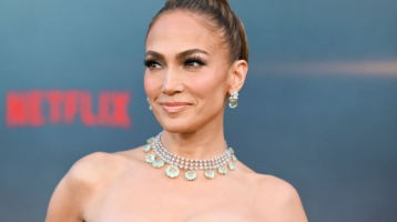 Jennifer Lopez üzent a rosszakaróinak: Az énekesnő egyértelmű gesztussal válaszolt a róla terjedő pletykákra