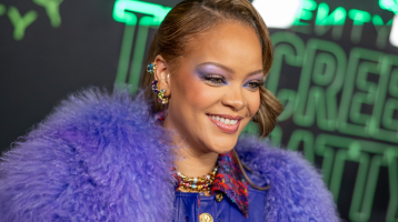 Óriási feltűnést keltett Rihanna: az énekesnő mindenkit megbabonázott, új stílusa maga a tökély