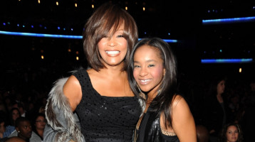 Ő volt Whitney Houston ritkán látott, meseszép lánya: Bobbi Kristina 22 évesen, édesanyjához hasonlóan tragikus módon hunyt el